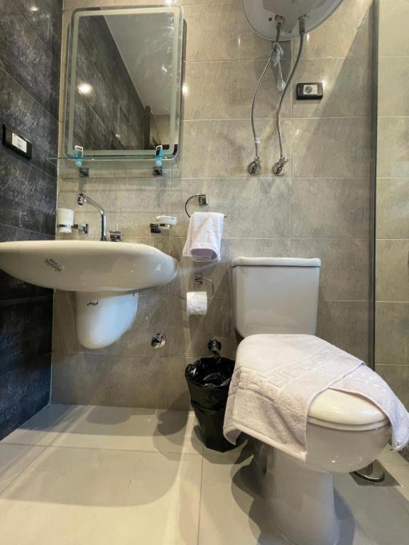 Unique Pyramids Boutique Inn Kafret el-Gabal Esterno foto